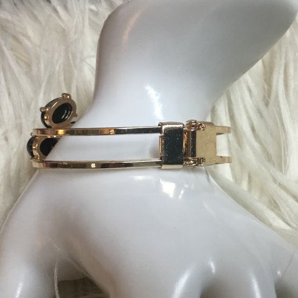 Vintage Gold Black Bead Hinged Bracelet - Picture 5 of 7